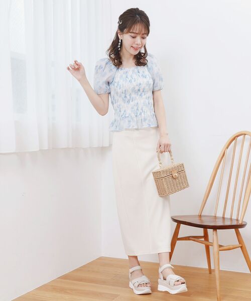 MAJESTIC LEGON(マジェスティックレゴン)の「スタイルアップスリットIラインスカート(スカート・レディース・ブラック/ライトグリーン/アイボリー・SMALL/MEDIUM)」の13枚目の写真