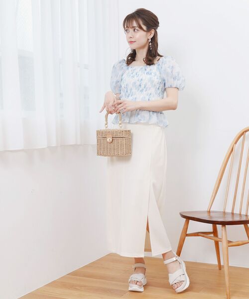 MAJESTIC LEGON(マジェスティックレゴン)の「スタイルアップスリットIラインスカート(スカート・レディース・ブラック/ライトグリーン/アイボリー・SMALL/MEDIUM)」の15枚目の写真