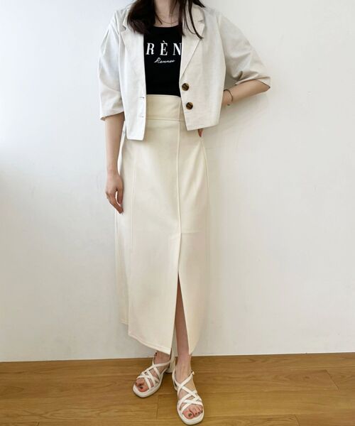 MAJESTIC LEGON(マジェスティックレゴン)の「スタイルアップスリットIラインスカート(スカート・レディース・ブラック/ライトグリーン/アイボリー・SMALL/MEDIUM)」の16枚目の写真