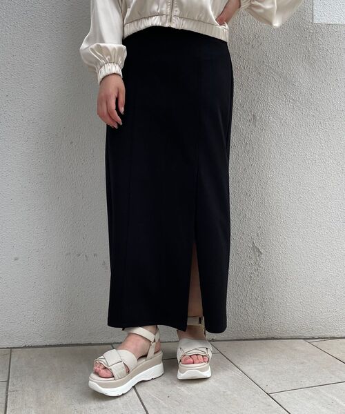 MAJESTIC LEGON(マジェスティックレゴン)の「スタイルアップスリットIラインスカート(スカート・レディース・ブラック/ライトグリーン/アイボリー・SMALL/MEDIUM)」の19枚目の写真