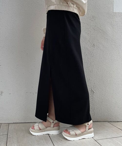 MAJESTIC LEGON(マジェスティックレゴン)の「スタイルアップスリットIラインスカート(スカート・レディース・ブラック/ライトグリーン/アイボリー・SMALL/MEDIUM)」の21枚目の写真