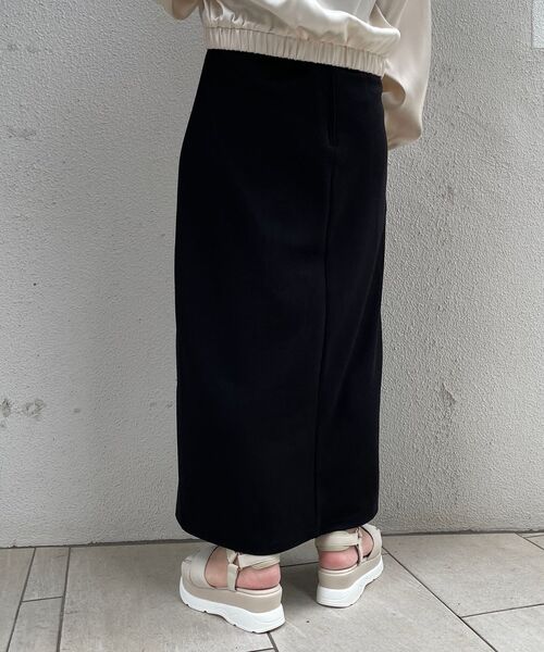 MAJESTIC LEGON(マジェスティックレゴン)の「スタイルアップスリットIラインスカート(スカート・レディース・ブラック/ライトグリーン/アイボリー・SMALL/MEDIUM)」の22枚目の写真