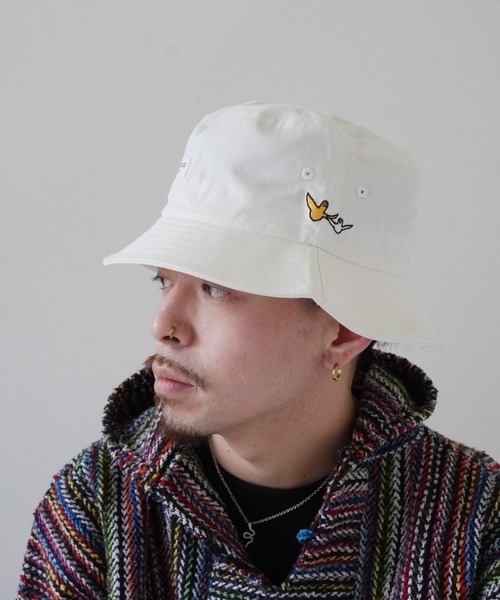 （What it isNt）ART BY MARKGONZALES（ワットイットイズント）の「【（What it isNt）ART BY MARKGONZALES】刺繍 コットン バケットハット（ハット・メンズ・ホワイト/ブラック/ネイビー/ホワイト系その他/ブラック系その他/ベージュ系その他/ブルー系その他/ベージュ/ブラウン/ブラック系その他2/ホワイト系その他2/ベージュ系その他2/ホワイト系その他3/ブラック系その他3/グリーン・FREE）」の3枚目の写真