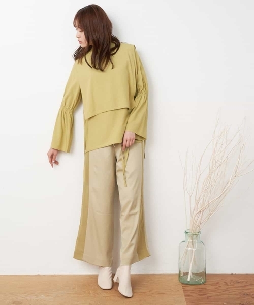 A de a.v.v（アードアー・ヴェ・ヴェ）の「［2WAY］ハイネックレイヤードブラウス（シャツ/ブラウス・レディース・マスタード/ホワイト/ブラック・36/38）」の4枚目の写真