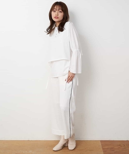 A de a.v.v（アードアー・ヴェ・ヴェ）の「［2WAY］ハイネックレイヤードブラウス（シャツ/ブラウス・レディース・マスタード/ホワイト/ブラック・36/38）」の9枚目の写真