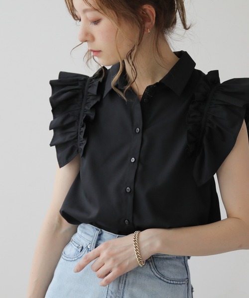 frames RAY CASSIN（フレームスレイカズン）の「WEB限定．袖フリルノースリブラウス（シャツ/ブラウス・レディース・ブラック/ブルー/オフホワイト・FREE）」の4枚目の写真