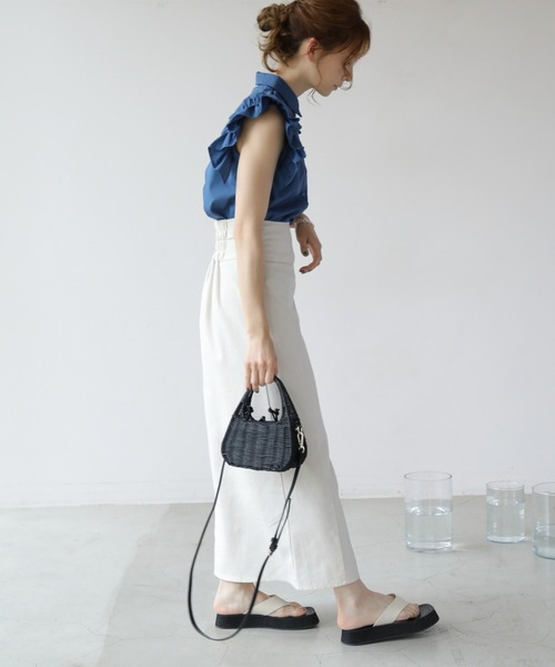 frames RAY CASSIN（フレームスレイカズン）の「WEB限定．袖フリルノースリブラウス（シャツ/ブラウス・レディース・ブラック/ブルー/オフホワイト・FREE）」の17枚目の写真