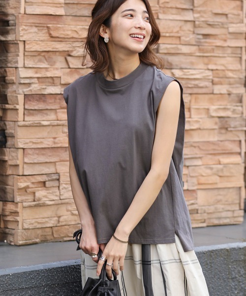 Bou Jeloud(ブージュルード)の「CO天竺タックノースリTシャツ(Tシャツ/カットソー・レディース・ホワイト/チャコールグレー/グリーン/イエロー・FREE)」の9枚目の写真
