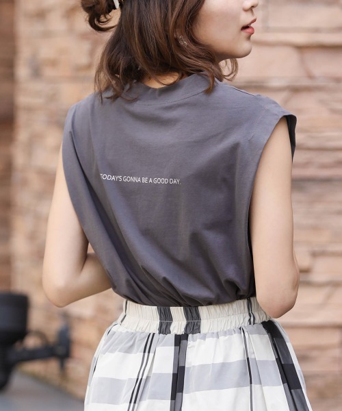 Bou Jeloud(ブージュルード)の「CO天竺タックノースリTシャツ(Tシャツ/カットソー・レディース・ホワイト/チャコールグレー/グリーン/イエロー・FREE)」の11枚目の写真