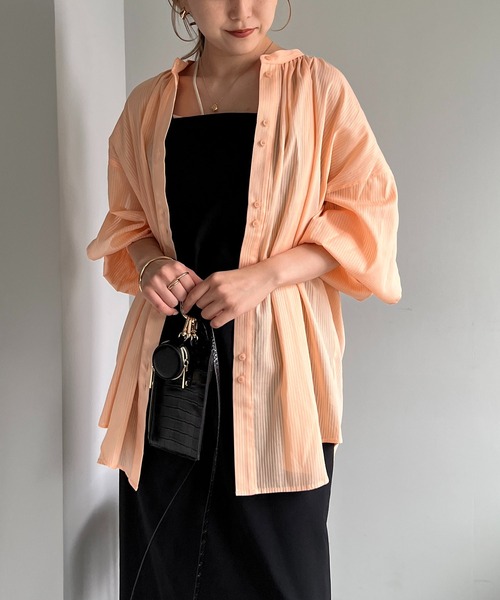 CAPRICIEUX LE'MAGE（カプリシューレマージュ）の「シアースリットデザインシャツ（シャツ/ブラウス・レディース・ホワイト/ベージュ/サーモンピンク・FREE）」の15枚目の写真