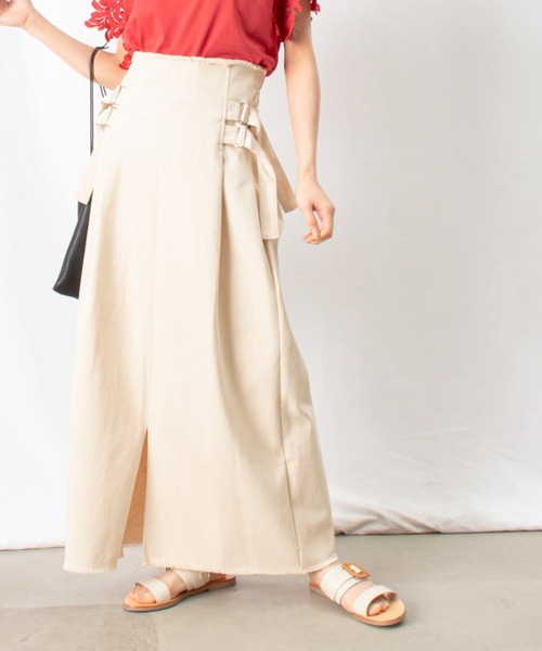 LUCA/LADY LUCK LUCA（ルカ/レディラックルカ）の「LC/LLL デニムサイドベルトスカート（デニムスカート・レディース・インディゴブルー/ライトベージュ・FREE）」の2枚目の写真