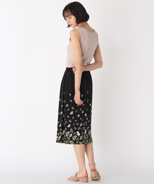 LAURA ASHLEY(ローラアシュレイ)の「【洗える】飾り編みリブジャージータンクトップ(タンクトップ・レディース・アイボリー/ライトグレー/ブラック/ベビーピンク/ネイビー・38/40)」の8枚目の写真