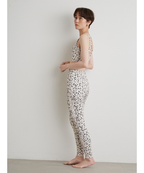 emmi（エミ）の「【emmi yoga】アニマルアートブラトップ（インナーウェア/肌着・レディース・ブラック/オレンジ/アイボリー・1/0）」の14枚目の写真