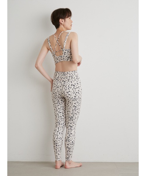 emmi（エミ）の「【emmi yoga】アニマルアートブラトップ（インナーウェア/肌着・レディース・ブラック/オレンジ/アイボリー・1/0）」の15枚目の写真