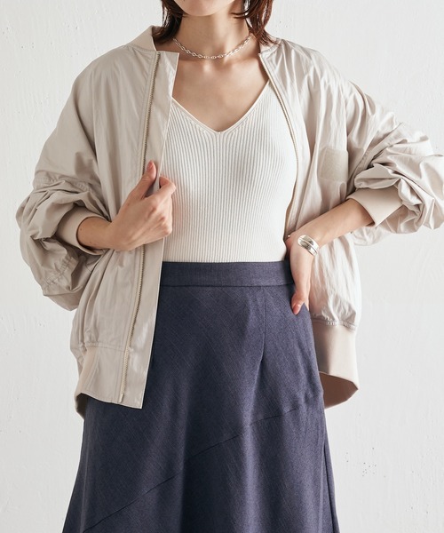 COLLAGE GALLARDAGALANTE(コラージュガリャルダガランテ)の「軽量/秋服のスタイリングに欠かせない/オーバーサイズMA-1/手洗い可(MA-1・レディース・オフホワイト/カーキ・FREE)」の14枚目の写真