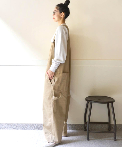 JOURNAL STANDARD LUXE(ジャーナルスタンダード ラックス)の「チノクロス スタンダードオーバーオール(サロペット/オーバーオール・レディース・ベージュ・FREE)」の2枚目の写真