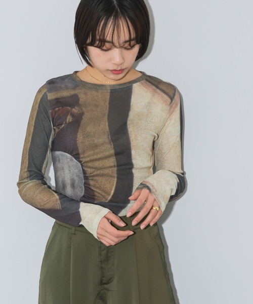 mebole(メボレ)の「ニュアンスプリントトップス(Tシャツ/カットソー・レディース・ブラウン・FREE)」の9枚目の写真