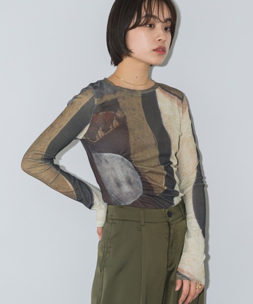 mebole(メボレ)の「ニュアンスプリントトップス(Tシャツ/カットソー・レディース・ブラウン・FREE)」の10枚目の写真