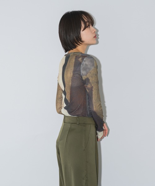 mebole(メボレ)の「ニュアンスプリントトップス(Tシャツ/カットソー・レディース・ブラウン・FREE)」の16枚目の写真