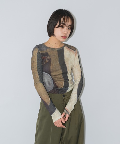 mebole(メボレ)の「ニュアンスプリントトップス(Tシャツ/カットソー・レディース・ブラウン・FREE)」の14枚目の写真