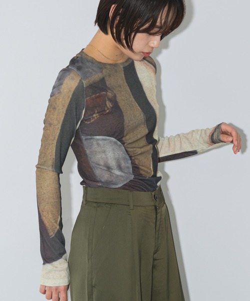mebole(メボレ)の「ニュアンスプリントトップス(Tシャツ/カットソー・レディース・ブラウン・FREE)」の8枚目の写真