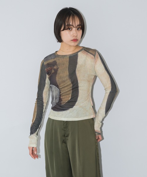 mebole(メボレ)の「ニュアンスプリントトップス(Tシャツ/カットソー・レディース・ブラウン・FREE)」の15枚目の写真