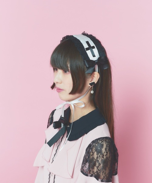 WEGO（ウィゴー）の「WEGO/【一部店限定】クロスデザインヘッドドレス（ヘアバンド・レディース・ホワイト/ブラック・FREE）」の3枚目の写真