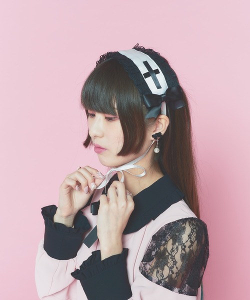 WEGO（ウィゴー）の「WEGO/【一部店限定】クロスデザインヘッドドレス（ヘアバンド・レディース・ホワイト/ブラック・FREE）」の4枚目の写真
