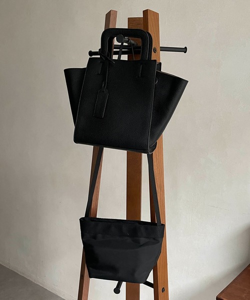 CAPRICIEUX LE'MAGE（カプリシューレマージュ）の「2SETファンバッグ（ハンドバッグ・レディース・ブラック/アイボリー/グレイッシュベージュ・FREE）」の19枚目の写真