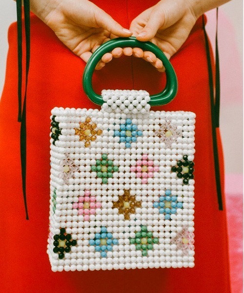 Casselini(キャセリーニ)の「Casselini(キャセリーニ)パターンビーズバッグ(ハンドバッグ・レディース・ブラック/ホワイト/レッド・FREE)」の2枚目の写真