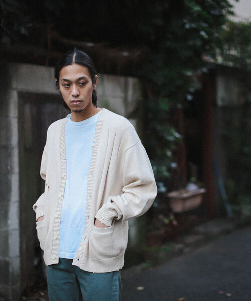 BEAMS(ビームス)の「BEAMS / 7ゲージ ダメージ カーディガン(カーディガン/ボレロ・メンズ・ナチュラル/ブラック・S/M/L/XL)」の4枚目の写真