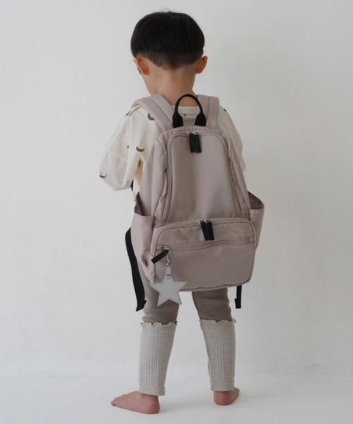 PUPPAPUPO(プッパプーポ)の「キッズリュック チャーム付き Sサイズ(バックパック/リュック・キッズ・チャコールグレー/ライトグレー/ブラック/ベージュ/ピンク/ブルー/グレー/ライトベージュ/ライトブルー/ライトピンク/ライトブラック/グレイッシュベージュ・FREE)」の5枚目の写真