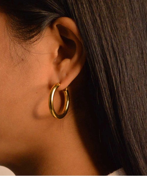 emouv by est（エモーヴバイエスト）の「emouv by est シンプルフープピアス（ピアス（両耳用）・レディース・シルバー/ゴールド・MEDIUM/X-LARGE/LARGE/SMALL/XX-LARGE/X-SMALL）」の12枚目の写真