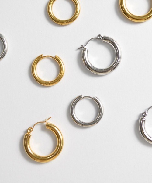 emouv by est（エモーヴバイエスト）の「emouv by est シンプルフープピアス（ピアス（両耳用）・レディース・シルバー/ゴールド・MEDIUM/X-LARGE/LARGE/SMALL/XX-LARGE/X-SMALL）」の19枚目の写真