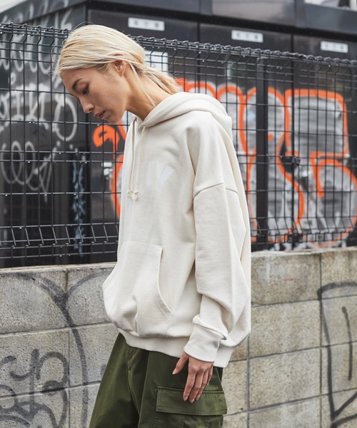 WEGO（ウィゴー）の「WEGO/ピグメントロゴプルパーカー（パーカー・メンズ・キナリ/スミクロ・MEDIUM/LARGE）」の13枚目の写真