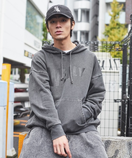 WEGO（ウィゴー）の「WEGO/ピグメントロゴプルパーカー（パーカー・メンズ・キナリ/スミクロ・MEDIUM/LARGE）」の17枚目の写真