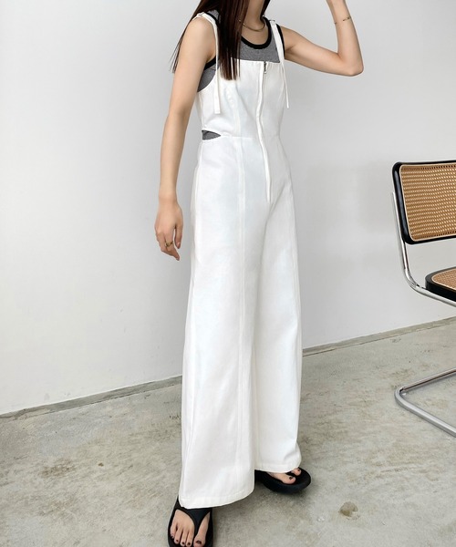 callautia（カラウティア）の「ウエストスリットサロペットパンツ（サロペット/オーバーオール・レディース・ホワイト/ブラック/アイボリー/ネイビー/ブラウン・SMALL/MEDIUM/LARGE/X-LARGE）」の11枚目の写真