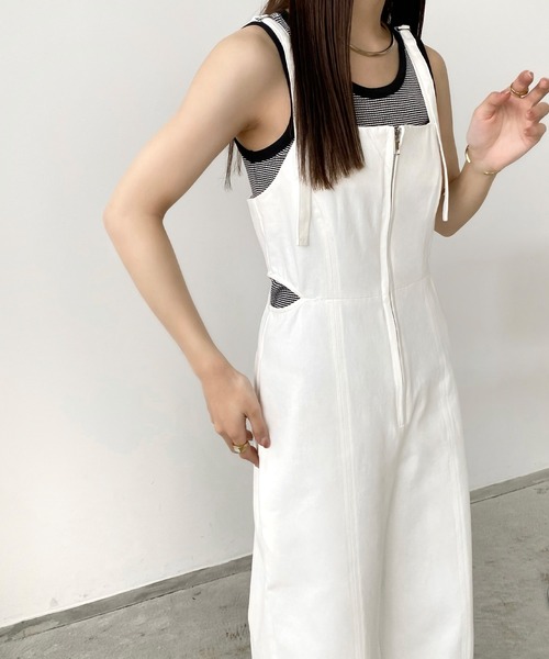 callautia（カラウティア）の「ウエストスリットサロペットパンツ（サロペット/オーバーオール・レディース・ホワイト/ブラック/アイボリー/ネイビー/ブラウン・SMALL/MEDIUM/LARGE/X-LARGE）」の16枚目の写真