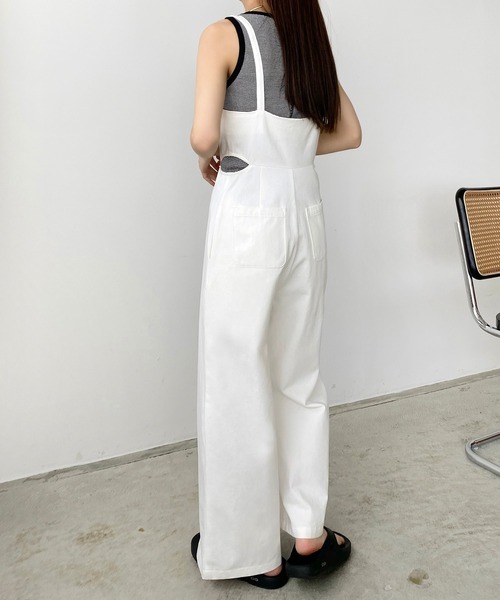 callautia（カラウティア）の「ウエストスリットサロペットパンツ