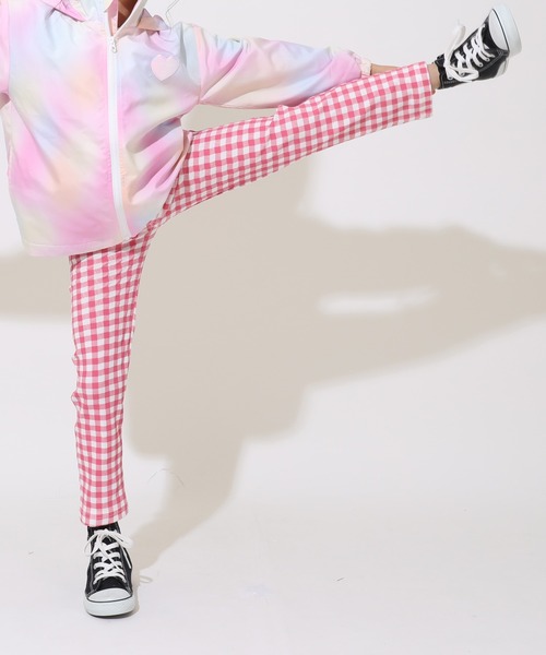 BABYDOLL（ベビードール）の「通販限定カラー/サイズあり ウルトラストレッチロングパンツ [総柄] 10分丈 8344K（その他パンツ・キッズ・チャコールグレー/ブラック系2/バイオレット/ブラック系その他/ストーン/イエロー×グリーン/ネイビー/ホワイト/ダークブラウン系/ピンク系その他7/ブラック系1/ブラック×ホワイト/レッド系その他/サーモンピンク/ネイビー×ホワイト/オフホワイト/ブラウン系その他/ブラック系その他2/ピンク系その他/ベージュ/パープル/ベビーピンク/イエローゴールド/ベージュ系その他・90cm/100cm/110cm/120cm/130cm/140cm/150cm/80ｃｍ/90㎝）」の20枚目の写真