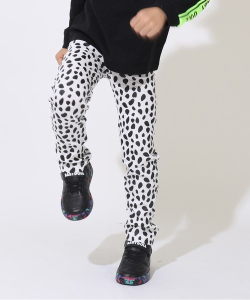 BABYDOLL（ベビードール）の「通販限定カラー/サイズあり ウルトラストレッチロングパンツ [総柄] 10分丈 8344K（その他パンツ・キッズ・チャコールグレー/ブラック系2/バイオレット/ブラック系その他/ストーン/イエロー×グリーン/ネイビー/ホワイト/ダークブラウン系/ピンク系その他7/ブラック系1/ブラック×ホワイト/レッド系その他/サーモンピンク/ネイビー×ホワイト/オフホワイト/ブラウン系その他/ブラック系その他2/ピンク系その他/ベージュ/パープル/ベビーピンク/イエローゴールド/ベージュ系その他・90cm/100cm/110cm/120cm/130cm/140cm/150cm/80ｃｍ/90㎝）」の3枚目の写真