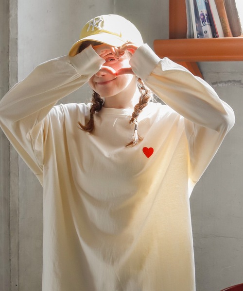 Birthday room（バースデイルーム）の「ハート刺繍ロングTシャツ（Tシャツ/カットソー・レディース・ホワイト/グレー/ナチュラル/チャコールグレー・FREE）」の5枚目の写真