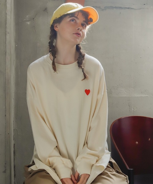 Birthday room（バースデイルーム）の「ハート刺繍ロングTシャツ（Tシャツ/カットソー・レディース・ホワイト/グレー/ナチュラル/チャコールグレー・FREE）」の11枚目の写真