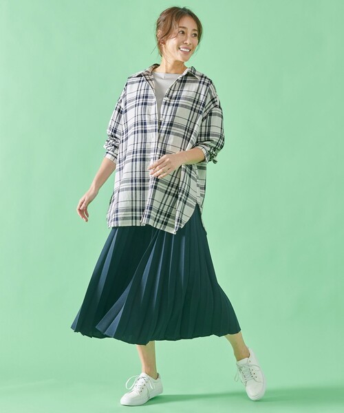 ANY(エニィ)の「ライトリネンクロスチュニックシャツ(シャツ/ブラウス・レディース・イエロー系/ベージュ系/スカイブルー系/グリーン系/ブラック系6/ワイン系・F)」の18枚目の写真