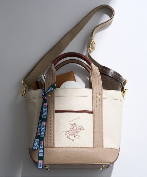 BEVERLY HILLS POLO CLUB（ビバリーヒルズポロクラブ）の「【BEVERLY HILLS POLO CLUB】ポロPUトートバッグSS ショルダーバッグ BH2006N（ショルダーバッグ・レディース・ホワイト/ブラック/グレー/マスタード/ホワイト×ネイビー/グレイッシュベージュ/ブラック系その他2/ブラウン/ピンク/ブルー/ホワイト×ブラック/アイボリー・FREE）」の2枚目の写真