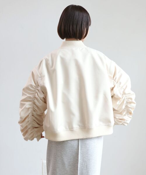 RETRO GIRL（レトロガール）の「2way袖シャーリングMA-1（MA-1・レディース・ブラック/ライトグリーン/ナチュラル・FREE）」の10枚目の写真