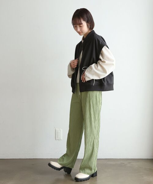 RETRO GIRL（レトロガール）の「2way袖シャーリングMA-1（MA-1・レディース・ブラック/ライトグリーン/ナチュラル・FREE）」の16枚目の写真