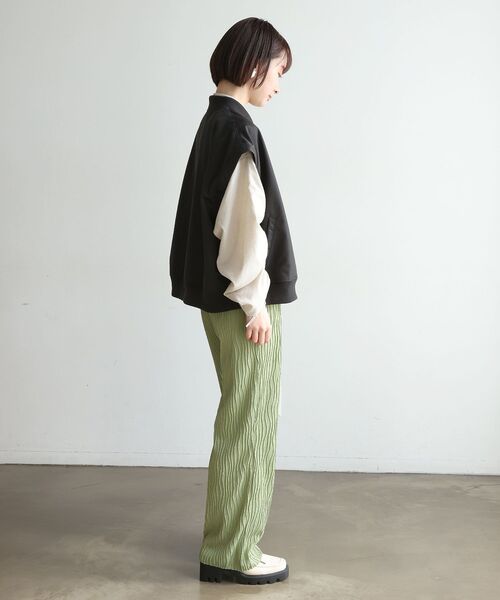 RETRO GIRL（レトロガール）の「2way袖シャーリングMA-1（MA-1・レディース・ブラック/ライトグリーン/ナチュラル・FREE）」の17枚目の写真