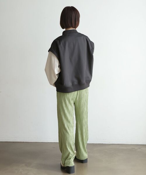 RETRO GIRL（レトロガール）の「2way袖シャーリングMA-1（MA-1・レディース・ブラック/ライトグリーン/ナチュラル・FREE）」の18枚目の写真