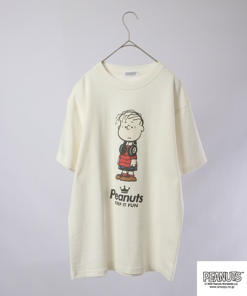 PEANUTS（ピーナッツ）の「PEANUTS ヘッドフォン ｽﾇｰﾋﾟｰ/ｱﾝﾃﾞｨ/ﾙｰｼｰ/ﾗｲﾅｽ/ｻﾘｰ/ｼｭﾛｰﾀﾞｰ/ﾋﾞｯｸﾞﾍﾞﾝ/ｵﾗﾌ ﾋﾟｸﾞﾒﾝﾄ加工 半袖Tシャツ（Tシャツ/カットソー・レディース・カーキ系4/ネイビー系3/ネイビー系1/カーキ系3/カーキ系/カーキ/ネイビー/カーキ系2/ネイビー系2/カーキ系1/ネイビー系4/カーキ系5/ネイビー系/ネイビー系5/ホワイト/ホワイト系5/ホワイト系/ホワイト系1/ホワイト系2/ホワイト系3/ホワイト系4/サックスブルー系/サックスブルー系3/サックスブルー系2/サックスブルー/オレンジ系/オレンジ系5/オレンジ系3/オレンジ系4/サックスブルー系4/オレンジ/サックスブルー系5/サックスブルー系1/オレンジ系1/オレンジ系2/アイボリー系/アイボリー/アイボリー系3/アイボリー系1/アイボリー系4/アイボリー系2/アイボリー系5・M/L/3L/LL/4L/S）」の5枚目の写真